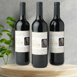 Etiqueta Para Botella De Vino 60 y Fabulous Gold Purpurina Photo 60th Birthday<br><div class="desc">60 y Fabuloso Elegante Purpurina de Oro Foto 60th Birthday Party Wine Label. Diseño moderno con tipografía de moda y falsos puntos purpurinas de oro. El diseño tiene un nombre y una foto personalizados.</div>