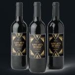 Etiqueta Para Botella De Vino Art Deco Name Happy 60th Birthday Gold Black<br><div class="desc">Para hacer un regalo de botella extra especial, agregue una etiqueta con el nombre, la fecha y la ocasión del destinatario. Esto es en la llamativa elegancia estilo Art Deco de los años 20 en oro y negro para un regalo de cumpleaños 60. Puede cambiar fácilmente el texto, así como...</div>