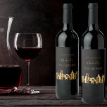 Etiqueta Para Botella De Vino Birthday party black gold city skyline modern<br><div class="desc">For an elegant 30th (or any age) birthday party for both him, guys or her, women. An elegant black background with an abstract faux gold city skyline as decoration. The text: The name is written with a golden modern hand lettered style script. Personalize and add name, age 30 and a...</div>