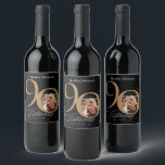Etiqueta Para Botella De Vino Black Gold 90th Birthday Elegant Script Personaliz<br><div class="desc">Black Gold 90th Birthday Elegant Script Personalizado Wine Label. Y la elegantemente diseñada invitación especial para la celebración de cumpleaños, con una foto personalizado de la persona de cumpleaños y la caligrafía de escritura con elementos florecientes de época. Lo suficientemente sencillo para adaptarse a una variedad de temas y colores....</div>