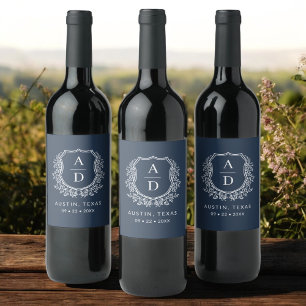 Etiqueta Para Botella De Vino Boda de Monograma Azul de la Marina Escudo Floral