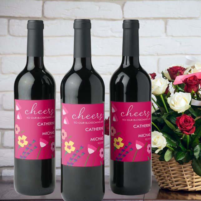 Etiqueta Para Botella De Vino Boda floral de primavera rosa Fuchsia brillante en (Subido por el creador)