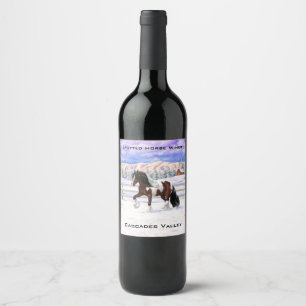 Etiqueta Para Botella De Vino Caballo de conserje de marrón negro en la nieve