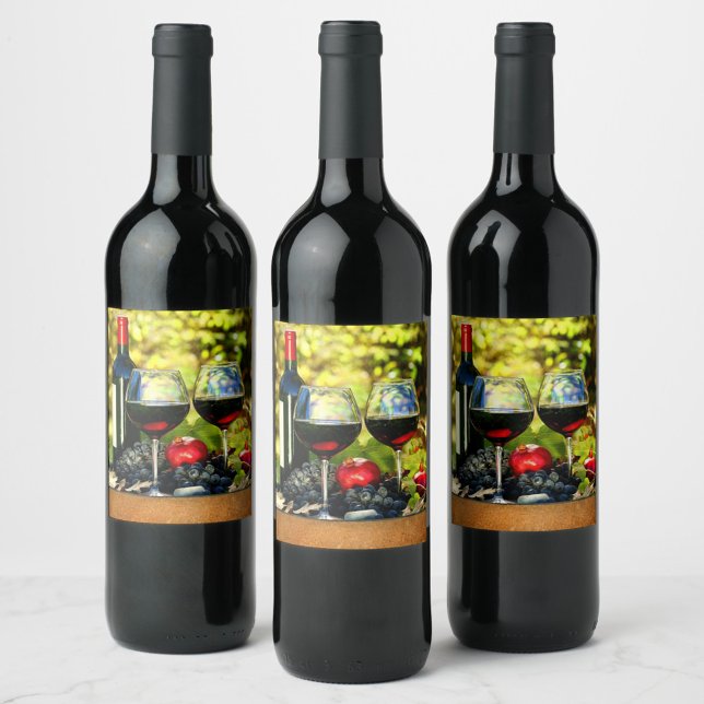 Etiqueta Para Botella De Vino Casero (Three bottles of wine with wine glasses and fruit!)
