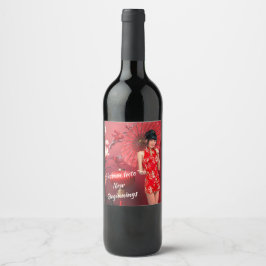Etiqueta Para Botella De Vino Chica chino de Año Nuevo con un paraguas rojo