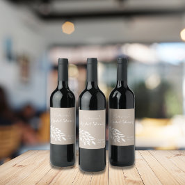 Etiqueta Para Botella De Vino Chorro nupcial minimalista beige con vegetación