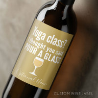 Cita de vino divertida - ¿Clase de Yoga? Vierta un