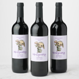 Etiqueta Para Botella De Vino Conejito lindo sosteniendo una tulipán haciendo vi