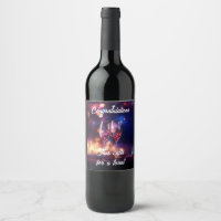 Copa de vino para brindar Felicitaciones