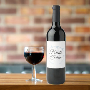Etiqueta Para Botella De Vino Corona de corazón simple azul claro de la tribu de