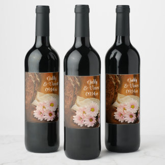 Etiqueta Para Botella De Vino Daisies rosados y vaquero bota a Boda occidental
