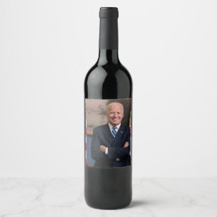 Etiqueta Para Botella De Vino El presidente estadounidense Joe Biden como senado