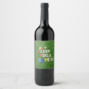 Etiqueta Para Botella De Vino El yoga como dormir repiten golf en césped verde