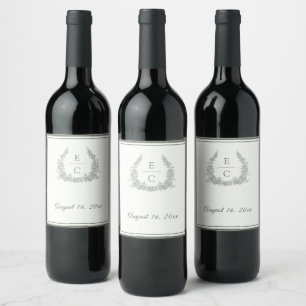 Etiqueta Para Botella De Vino Elegante Cresta de Monograma Floral Verde Marfil p