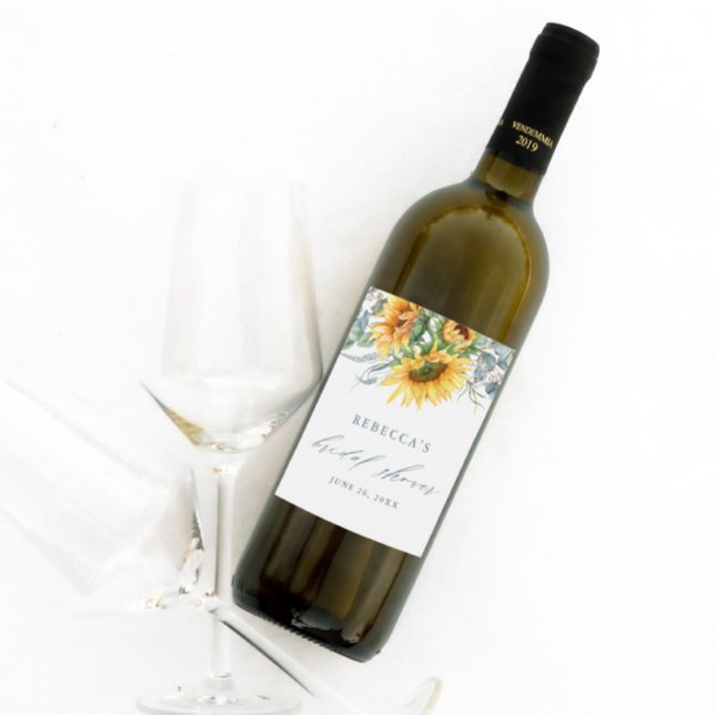 Etiqueta Para Botella De Vino Elegante ducha nupcial de girasol (An elegant wine label with hand painted sunflower and eucalyptus bouquet and modern script.)