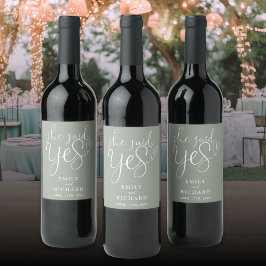 Etiqueta Para Botella De Vino Ella dijo que sí, fiesta de compromiso Sage Green