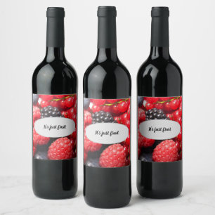 Etiqueta Para Botella De Vino Es solo una foto de bayas frescas con texto