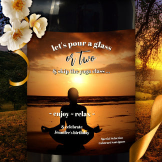 Etiqueta Para Botella De Vino Etiqueta de vino de cumpleaños de Yoga Beach Sunse