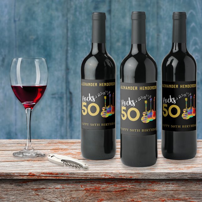 Etiqueta Para Botella De Vino Fiesta de cumpleaños número 50 del Rock and Roll (Personalized 50th birthday party rock and roll wine labels with funky cool guitars gold and black)