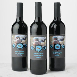 Etiqueta Para Botella De Vino Foto de monograma del pato de la madera adorable
