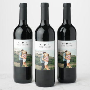 Etiqueta Para Botella De Vino Foto ligera   Invitación de compromiso   Etiqueta 