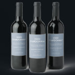 Etiqueta Para Botella De Vino Funny Modern Dusty Blue Gracias Fiesta Boda<br><div class="desc">¡Celebremos, pero por favor no culpen al vino por sus malos movimientos de baile! Esta divertida etiqueta de botella de vino personalizado en azul y blanco polvo es simple, moderna y perfecta para un boda o cualquier otra celebración como cumpleaños y aniversarios. Simplemente cambie el texto de la etiqueta para...</div>