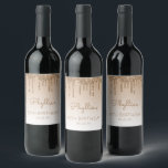 Etiqueta Para Botella De Vino Glam Gold Purpurina Drip 80th Birthday Party<br><div class="desc">Las etiquetas de estas botellas de moda de cumpleaños 80 tienen un borde de goteo purpurina de imitación dorada brillante y un fondo sombrío de oro. Personalízalos con su nombre en escritura a mano marrón,  con su cumpleaños y fecha debajo en letra sans serif marrón.</div>
