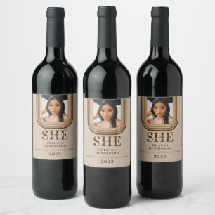 Etiqueta Para Botella De Vino Graduación Moderna Retro Marrón y Neutra