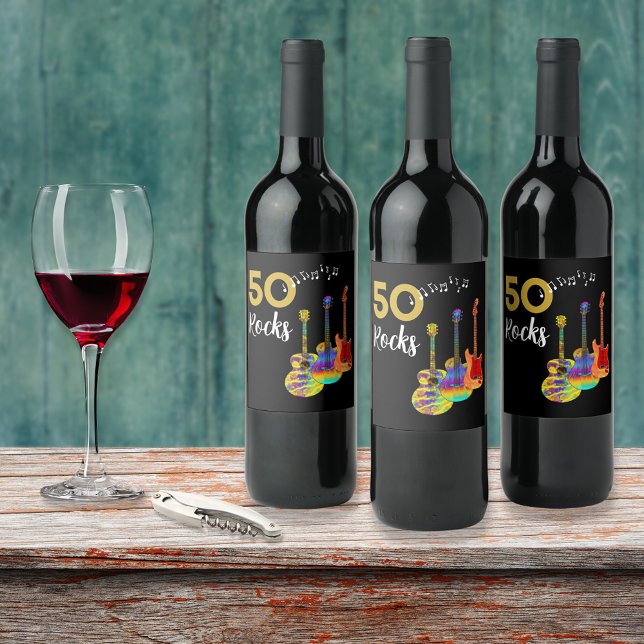 Etiqueta Para Botella De Vino Guitar 50 Rocks fiesta de cumpleaños número 50 (Rock and roll 50th birthday party wine labels funky guitars gold and black for him)