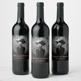 Etiqueta Para Botella De Vino Halloween con el cráneo de las aves resplandecient