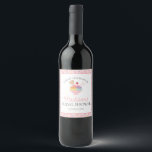 Etiqueta Para Botella De Vino Helado Crema Sundae Ducha Dulce Bridal<br><div class="desc">¡La han escogido! ¡Un tema de ducha de novia tan dulce como el amor mismo! Con un fondo de rociado rosa y un encanto con helados,  esta colección es perfecta para celebrar a la futura novia.</div>