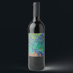 Etiqueta Para Botella De Vino Irises, 1889 por Vincent van Gogh<br><div class="desc">Irises,  1889 por Vincent van Gogh. Vincent Willem van Gogh fue un pintor holandés post-impresionista que póstumamente se convirtió en una de las figuras más famosas e influyentes en la historia del arte occidental.</div>