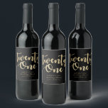 Etiqueta Para Botella De Vino Moderno Black & Gold 21st Birthday Personalizado<br><div class="desc">Minimalista sello de botellas de vino negro y oro de 21 años en estilo moderno,  moda y elegante tipografía. Con veintiún años de edad en oro brillante. Personalizar con edad,  nombre y año de nacimiento.</div>
