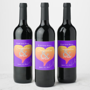 Etiqueta Para Botella De Vino Monograma de Boda violeta de los corazones de la p