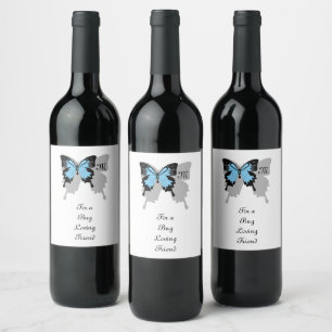 Etiqueta Para Botella De Vino Monograma de sombra de mariposa con respaldo azul