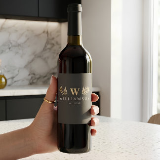 Etiqueta Para Botella De Vino Nombre personalizado de la vinícola con monograma 