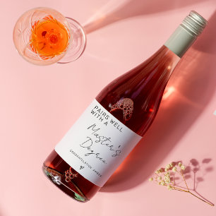 Etiqueta Para Botella De Vino Pareja bien con una fiesta de graduación de maestr