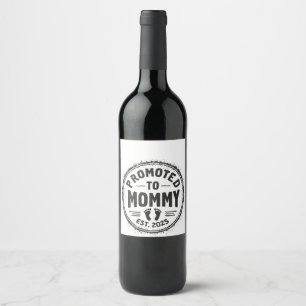 Etiqueta Para Botella De Vino Promovido a mamá Este. invitación del embarazo