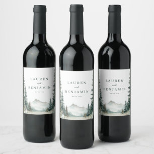 Etiqueta Para Botella De Vino Sereno paisaje montañoso de acuarela en agua verde