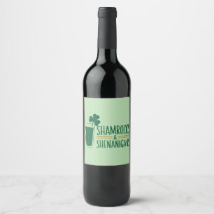 Etiqueta Para Botella De Vino Shamrock & Shenanigans: Diseño del Día de San Patr