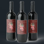 Etiqueta Para Botella De Vino Winter Yarn Mitten Merry Christmas Light Red<br><div class="desc">En la parte delantera de esta tarjeta de vacaciones, hemos mezclado maravillosamente la acuarela y el gráfico tibio y tibio. El punto focal cuenta con un Winter Yarn Mitten y coloridos Navidades Light, lo que le permite mostrar los momentos y recuerdos especiales que han hecho su año verdaderamente inolvidable. Encima...</div>