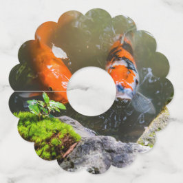 Etiqueta Para Copas De Vino Pescado de Koi en un estanque