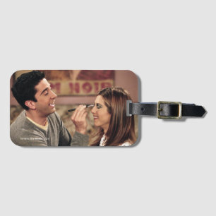 Etiqueta Para Maletas AMIGOS™   Ross hace maquillaje a Rachel