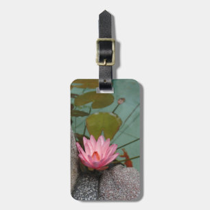 Etiqueta Para Maletas Asia, Vietnam. Nilo de agua en un estanque de temp