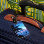 Etiqueta Para Maletas Atardecer personalizado en la playa de una isla tr<br><div class="desc">Etiqueta para bolso o maleta de viaje elegante con una foto con estilo de colores azul claro y oscuro, turquesa, violeta, púrpura amatista y rosa pastel de una puesta de sol en una playa de una isla tropical y exótica de Hawái con palmeras. Con la opción de personalizar con el...</div>