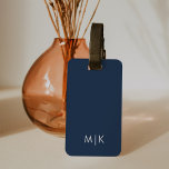 Etiqueta Para Maletas Azul marino y blanco | Monograma moderno<br><div class="desc">Este moderno diseño de etiquetas para equipaje presenta un fondo azul marino oscuro,  con sus iniciales en negrita en blanco para un aspecto sencillo y elegante,  pero profesional.</div>