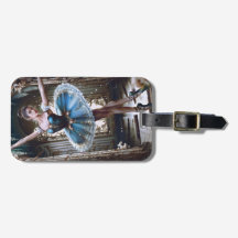 Bailarina de ballet en tutu azul