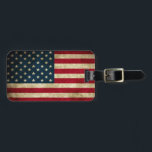 Etiqueta Para Maletas Bandera americana patriótica del vintage<br><div class="desc">No dude en para modificar el diseño según sus propias preferencias. Usted puede cambiar la ubicación del diseño, la orientación, los colores de fondo y el tamaño. También, usted puede añadir su propio texto, o el lema fijó su fuente, ubicación y tamaño, toda para crear el último regalo personal para...</div>