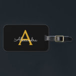 Etiqueta Para Maletas Black Gold Girly Script Monograma Nombre moderno<br><div class="desc">Monograma negro y dorado Añade tu propio nombre Script etiqueta de bolsa para el equipaje La etiqueta de la bolsa hace el dulce perfecto de 16 años,  boda,  ducha de novia,  ducha de bebé o regalo de soltera para alguien que decora su habitación con estilo.</div>