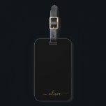 Etiqueta Para Maletas Black Gold Girly Script Monograma Nombre moderno<br><div class="desc">Monograma dorado y negro Añade tu propio nombre Script de firma almohada. La etiqueta de la bolsa de equipaje hace el dulce perfecto de 16 años,  boda,  ducha de novia,  ducha de bebé o regalo de soltera para alguien que ama un estilo moderno y elegante de la moda.</div>